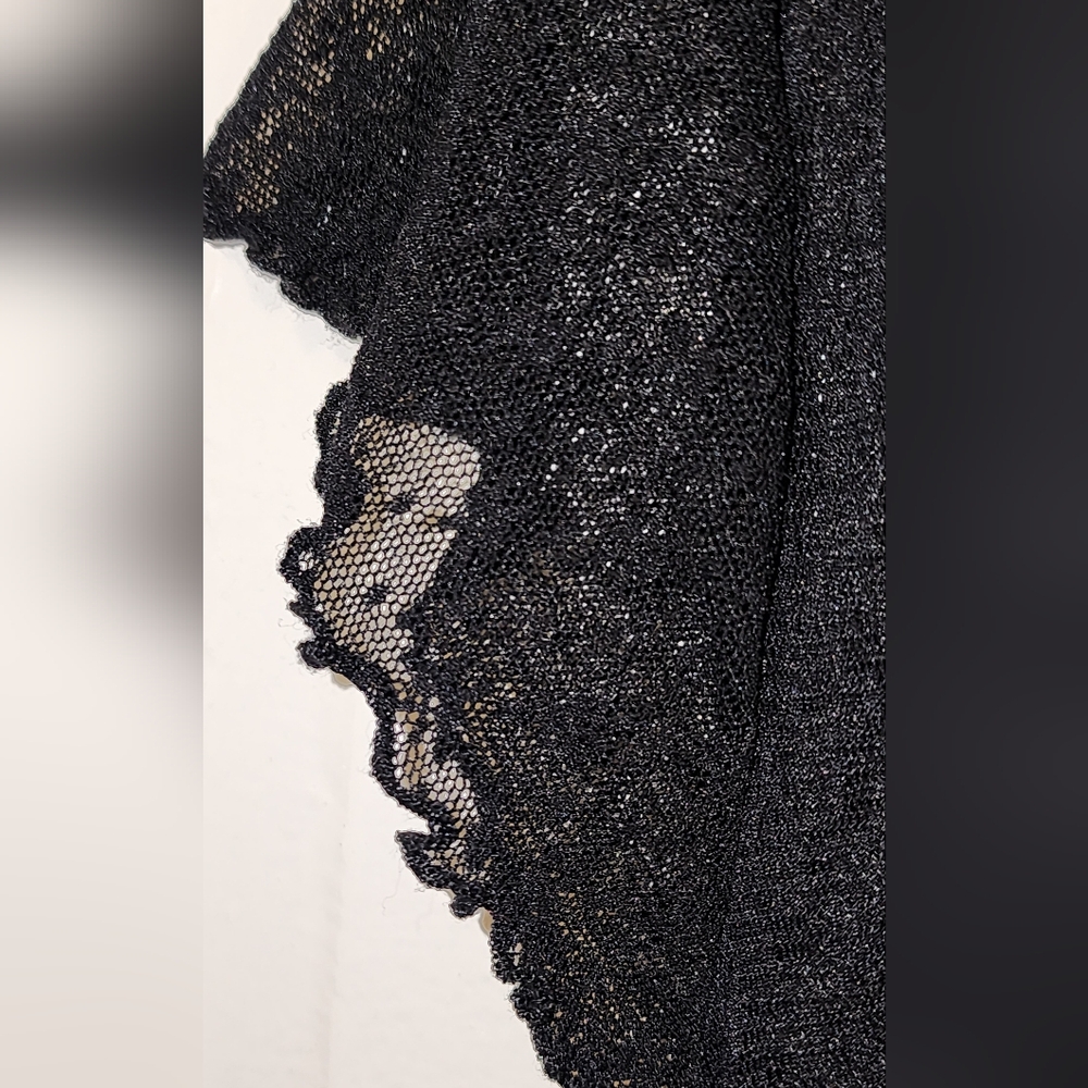 Black Lace V-Neck Maternity Top - Picture 3 of 4